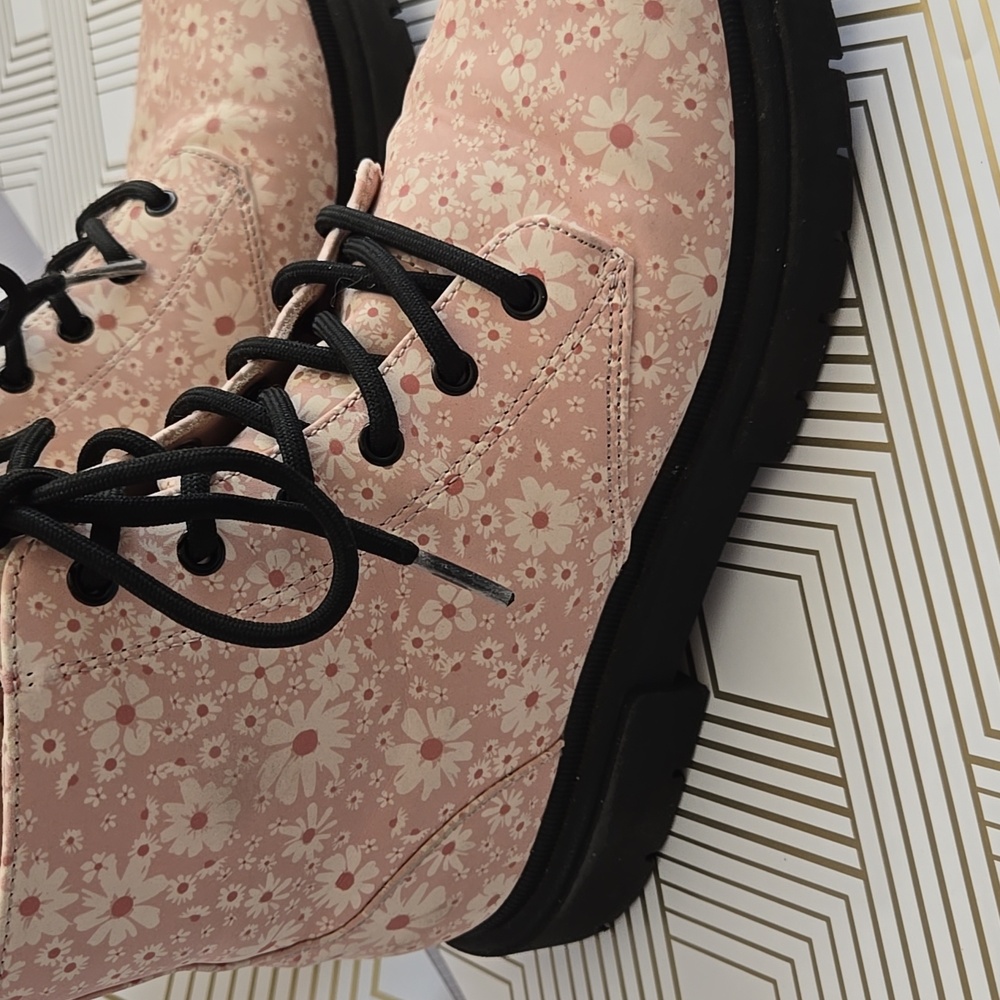 art class Pink and Black Combat Boots with Chunky Sole - Picture 3 of 5